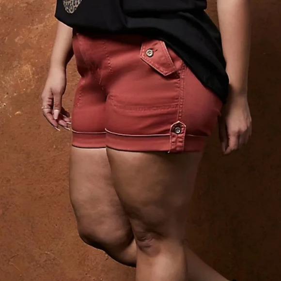 3 for $20 ⭐️ Torrid Marsala Red Military Twill Shorts - Picture 1 of 7